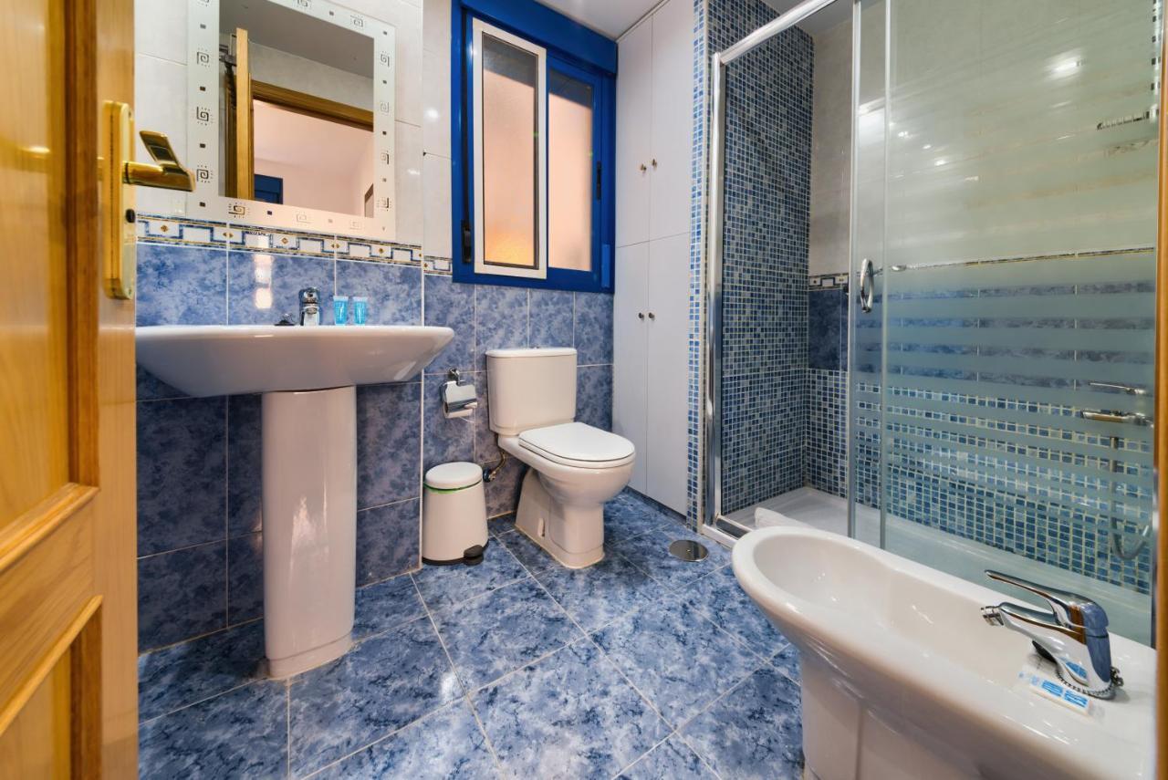 Holidays2Malaga Ayala 450 Mts From Beach & Terrace Exteriör bild