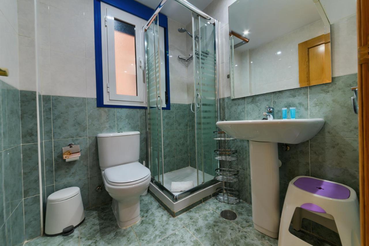 Holidays2Malaga Ayala 450 Mts From Beach & Terrace Exteriör bild
