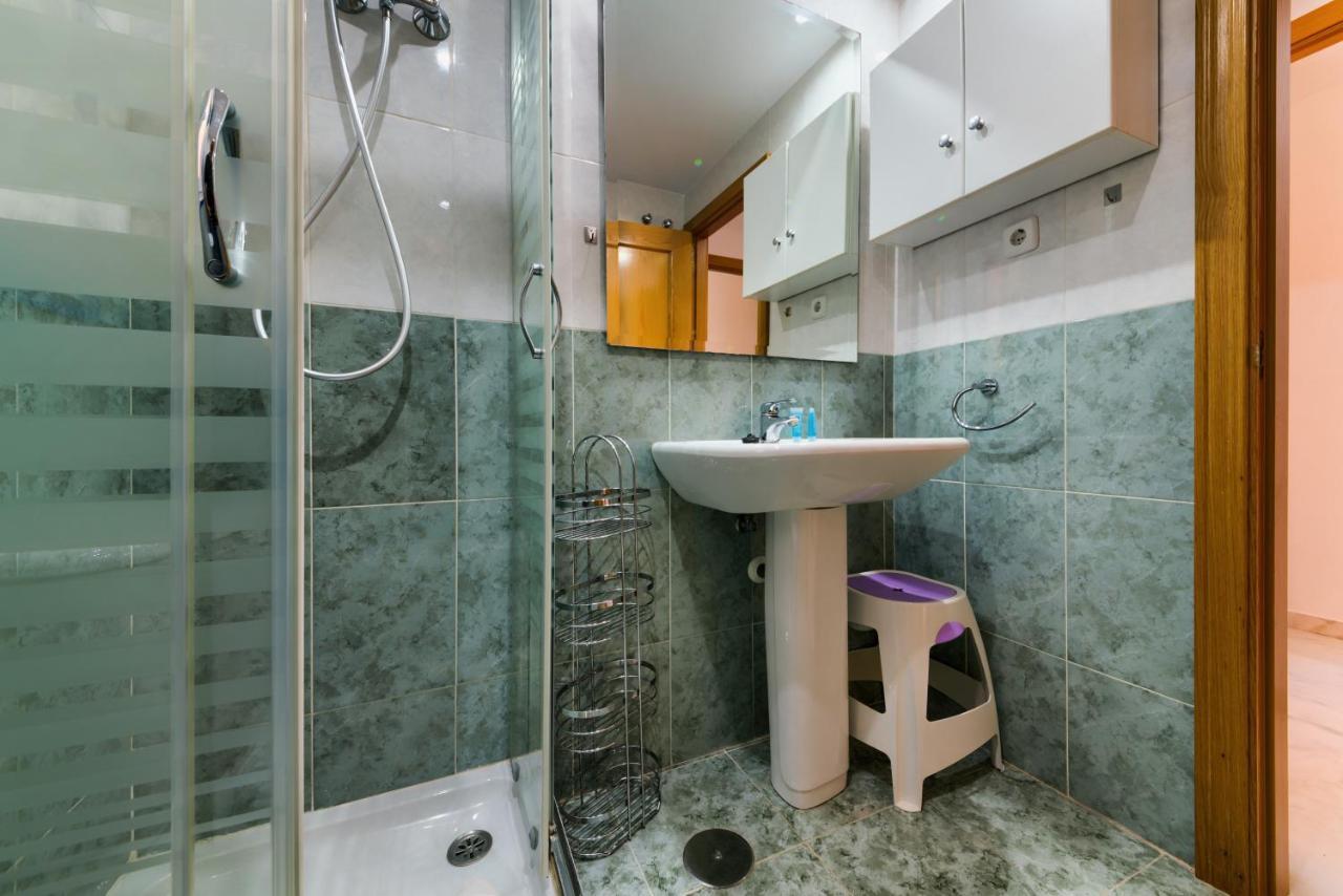 Holidays2Malaga Ayala 450 Mts From Beach & Terrace Exteriör bild